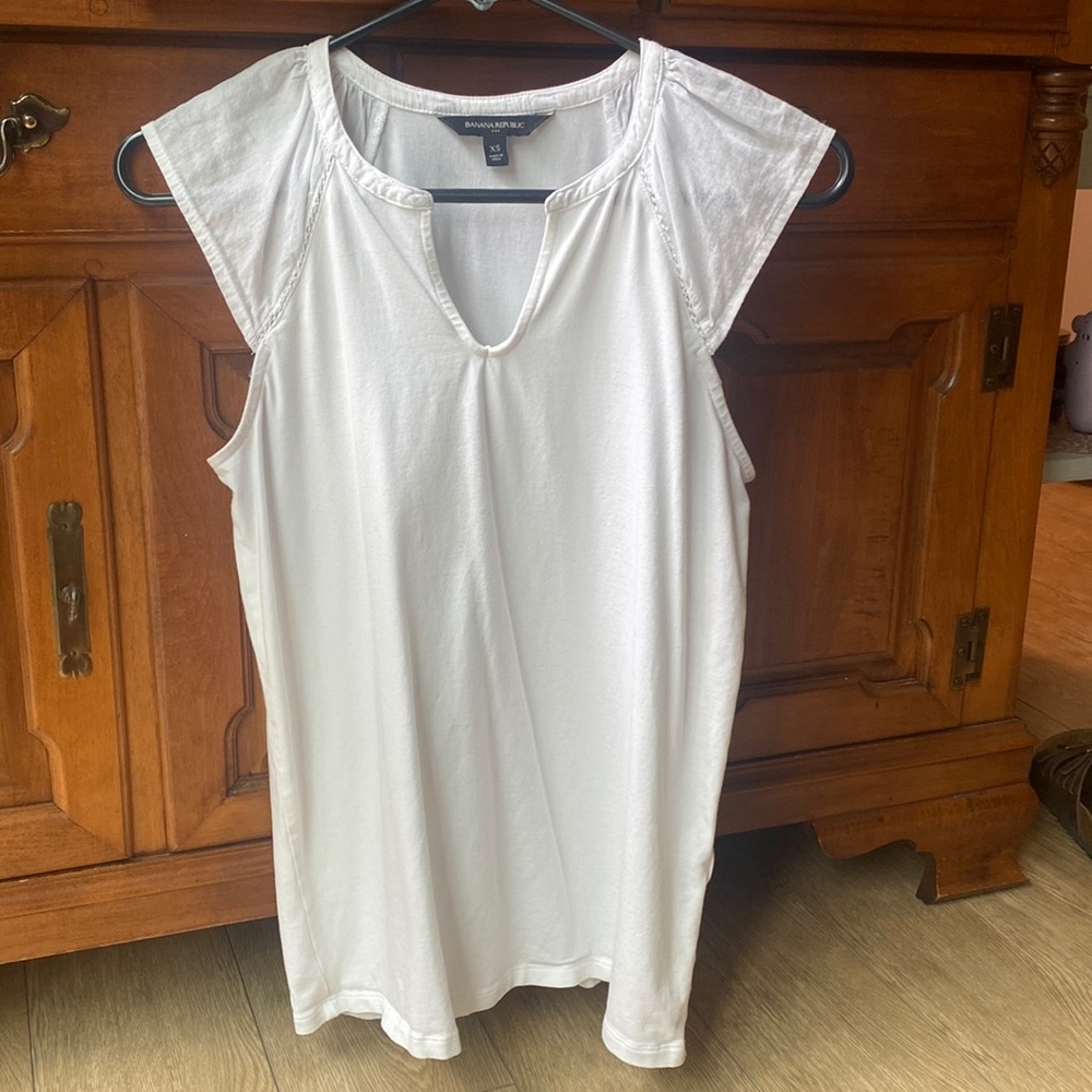 White sleeveless banana republic blouse